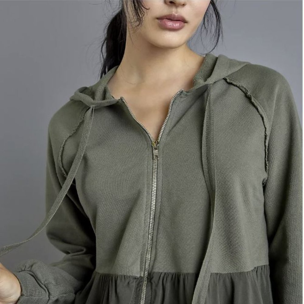 T. La Lavande Tunic Hoodie  Size XS